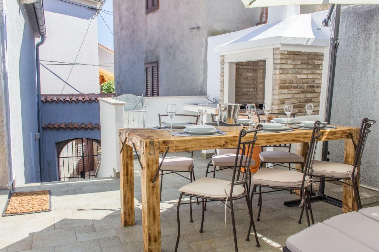 Apartment Old Town Mariolina Krk Town Buitenkant foto