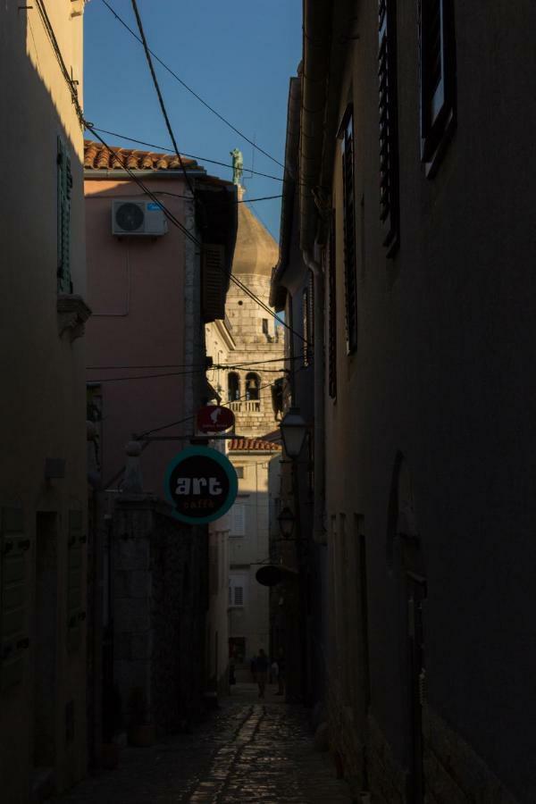 Apartment Old Town Mariolina Krk Town Buitenkant foto